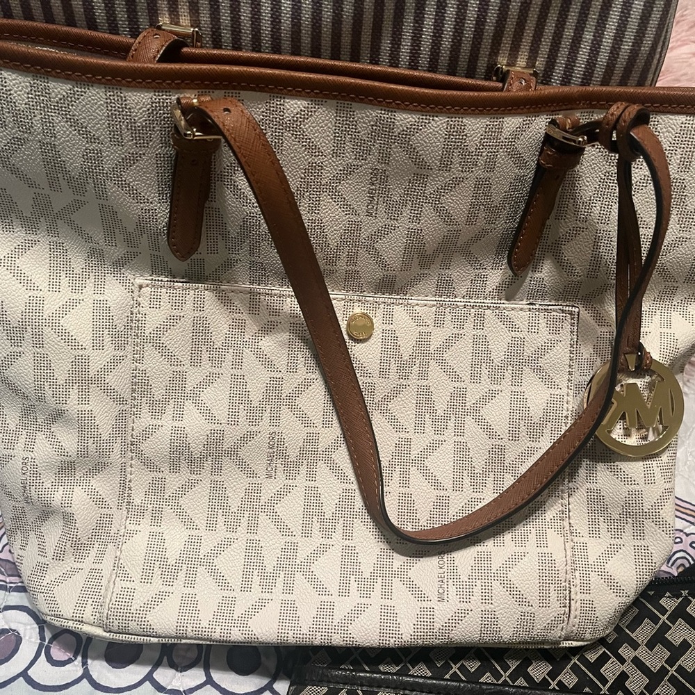 Michael Kors Vanilla tote medium size